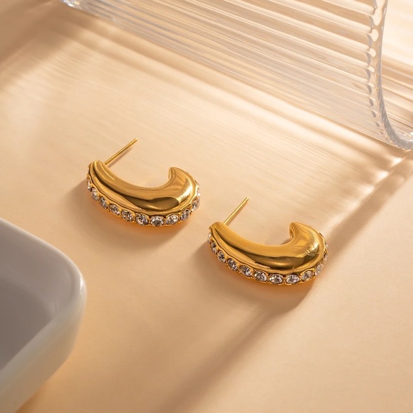 ◾️18K Gold Plated Cubic Zircon Chic Charm Earrings - Picture 6 of 7